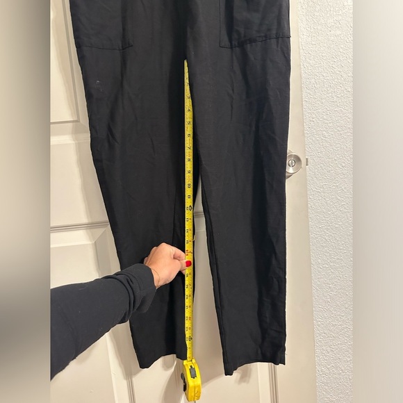 The Nines by HATCH Black 3/4 Sleeve Button-Front
Maternity Crop Jumpsuit Size M - Picture 10 of 10